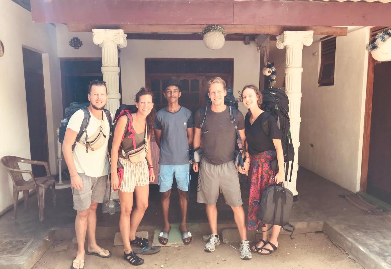 טנגלה Chithra Homestay מראה חיצוני תמונה